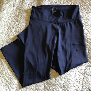 NWOT Nike Dry Fit Mid Rise Cropped Legging